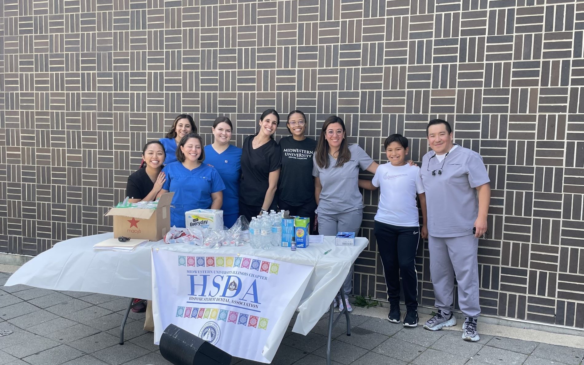 Midwestern University Dental Students Provide Service to the Community Midwestern University